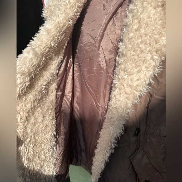 Fur coat - Picture 3 of 13
